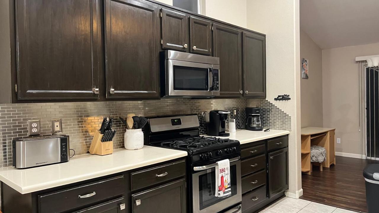 Sweet Spacious 5 Bdrm Home With Pool Las Vegas Bagian luar foto