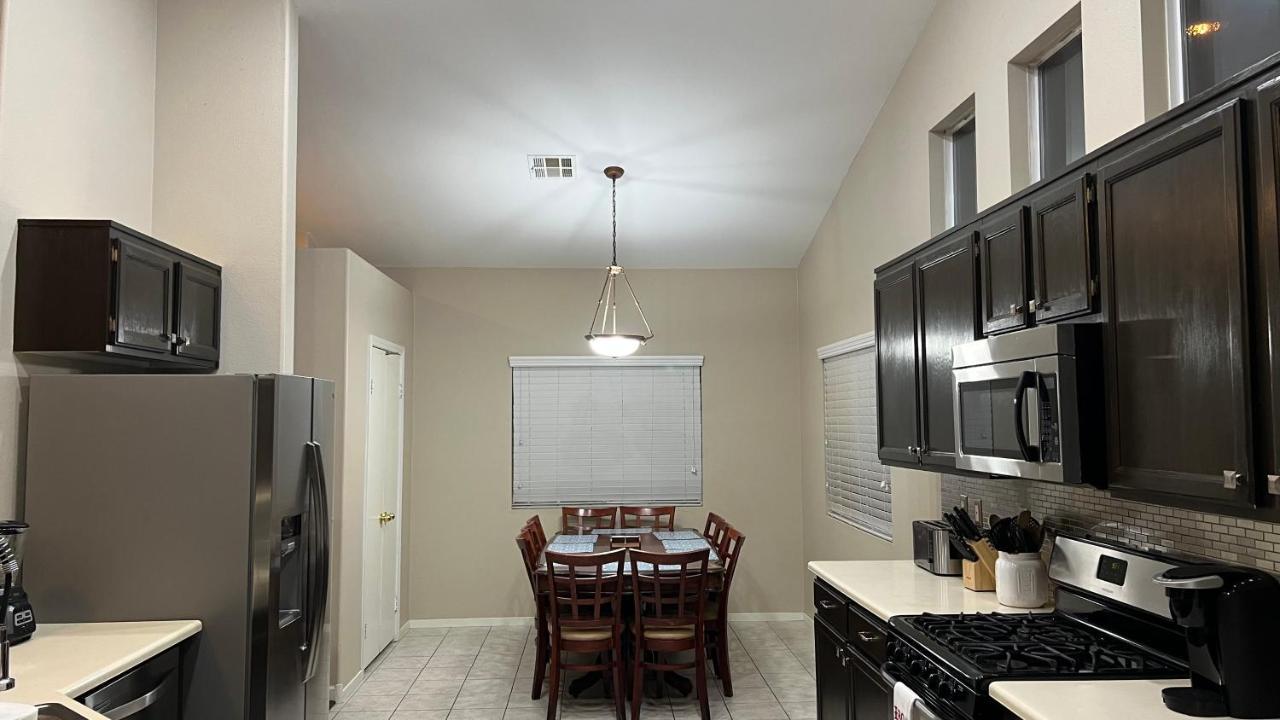 Sweet Spacious 5 Bdrm Home With Pool Las Vegas Bagian luar foto