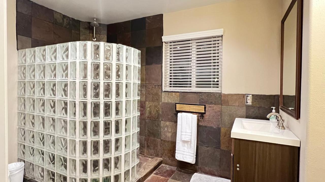 Sweet Spacious 5 Bdrm Home With Pool Las Vegas Bagian luar foto